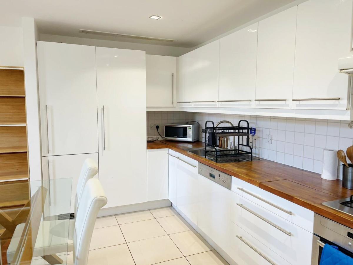 Portobello Dock Canalside Apartment London Eksteriør billede