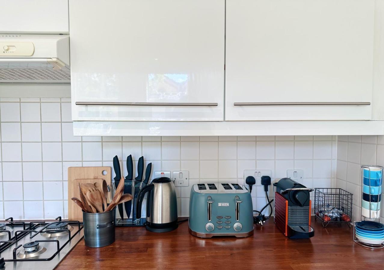 Portobello Dock Canalside Apartment London Eksteriør billede