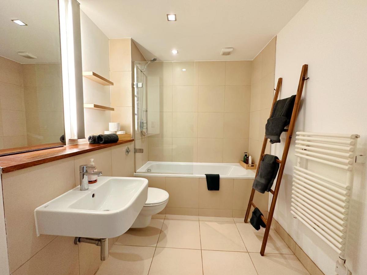 Portobello Dock Canalside Apartment London Eksteriør billede