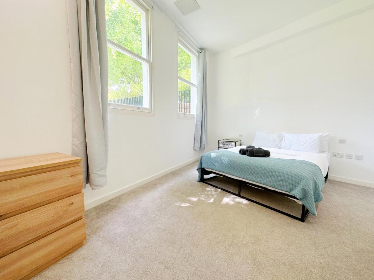 Portobello Dock Canalside Apartment London Eksteriør billede